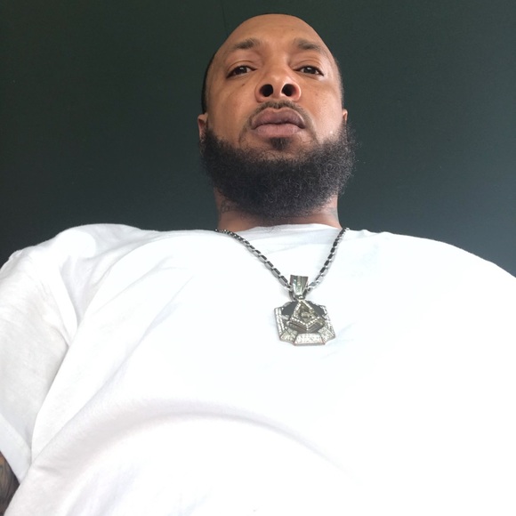 Meet your Posher, Derrick - Picture 1 of 1